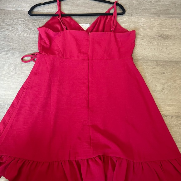 Brand new dress - Picture 3 of 3